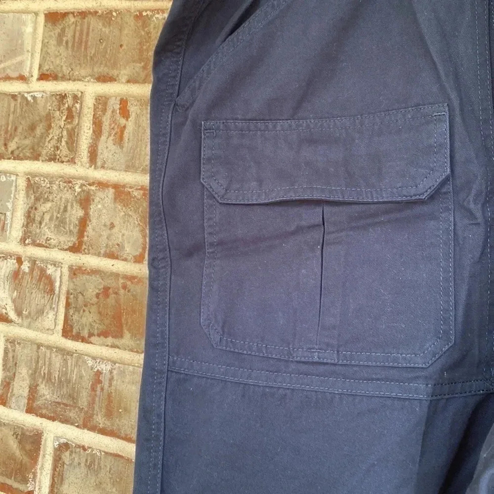Croft & Borrow Navy Elasticized Sides Plus Size Cargo Shorts - Picture 4 of 14